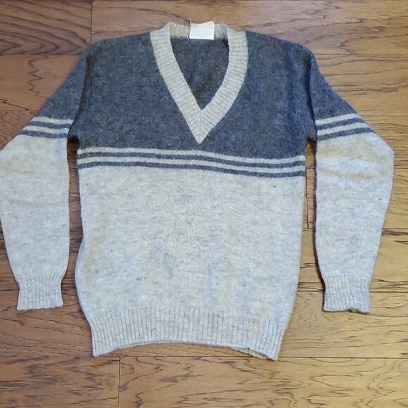 VTG Samband of Iceland Icelook V-Neck Gray Wool Sweater SZ M - Picture 2 of 6